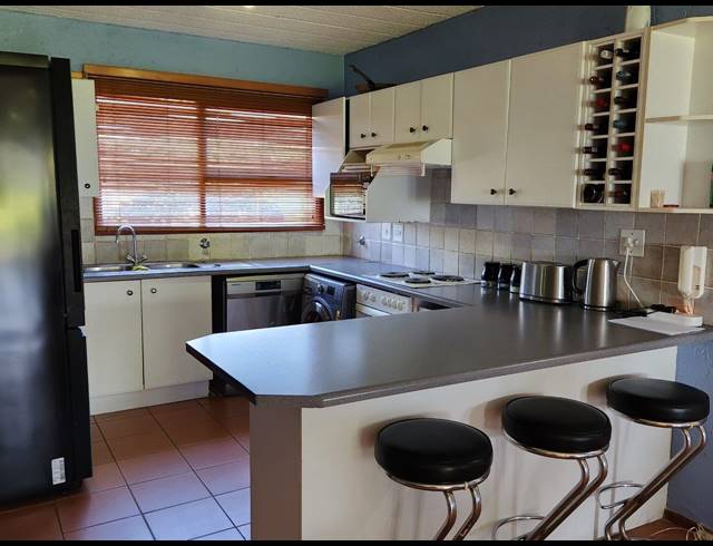 2 BEDROOM APARTMENT FOR SALE IN KEY WEST ESTATE